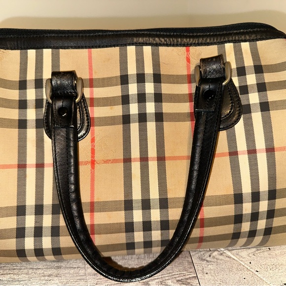 Authentic Burberry Boston Bag- includes COA. - Picture 8 of 15